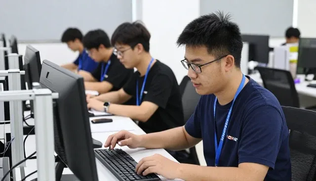 河南高歌企业孵化器有限公司打造学校与医院下的内容包括方案解决方案
